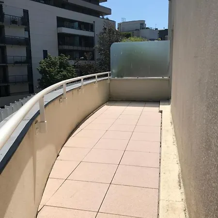 Proche & Vieille T3 Avec Grande Terrasse Apartment Annecy