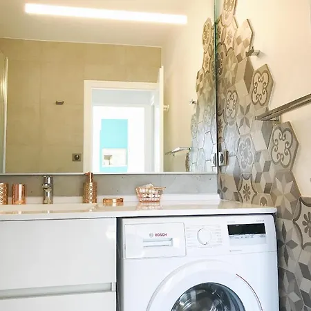 Proche & Vieille T3 Avec Grande Terrasse آنسي